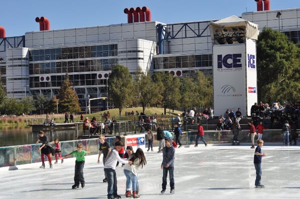 discovery green ice skating hours
